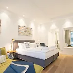 First Bel Etage アパート ゼリン
